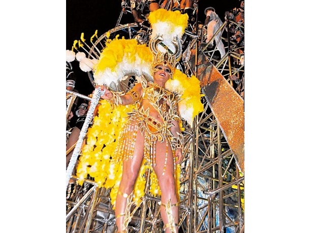 Simona Ventura sexy al carnevale di Rio