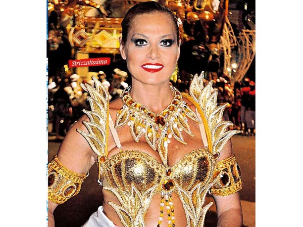 Simona Ventura sexy al carnevale di Rio