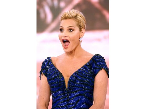 Simona Ventura in Armani per L’isola dei Famosi