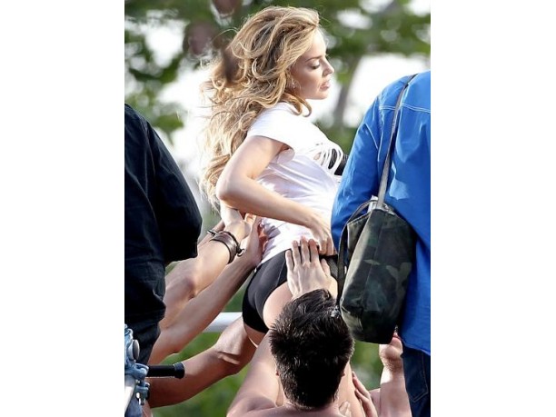 Kylie Minogue sexy per il nuovo video