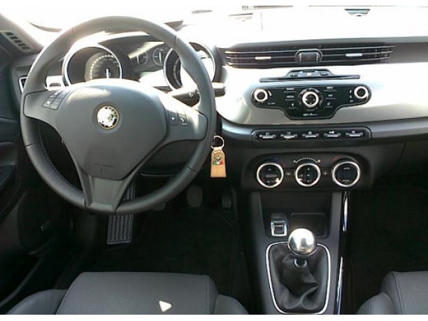 Alfa Romeo Giulietta con Uma Thurman