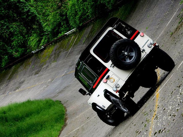 Land Rover Defender by Atelier Aznom