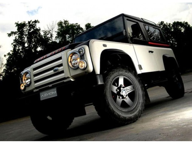 Land Rover Defender by Atelier Aznom
