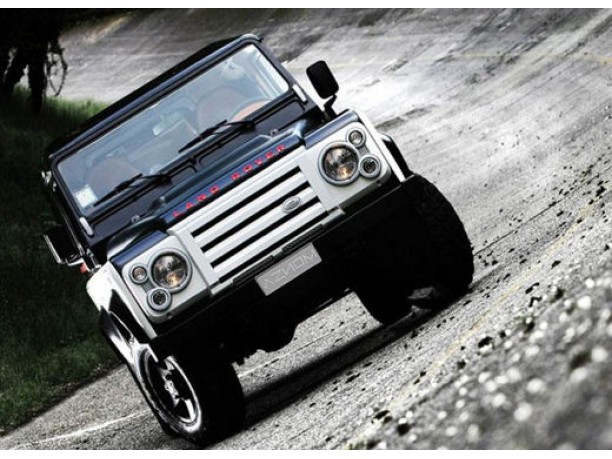 Land Rover Defender by Atelier Aznom