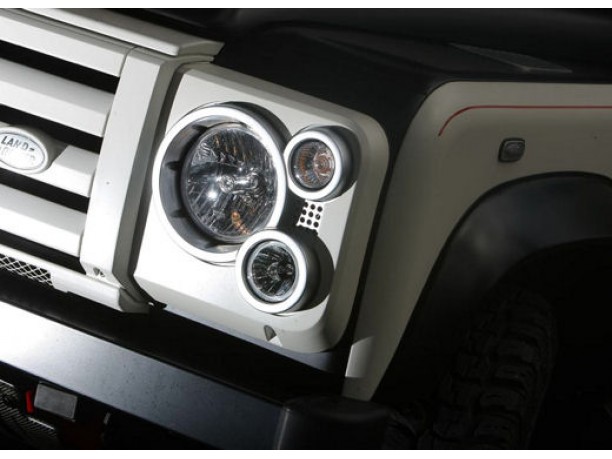 Land Rover Defender by Atelier Aznom