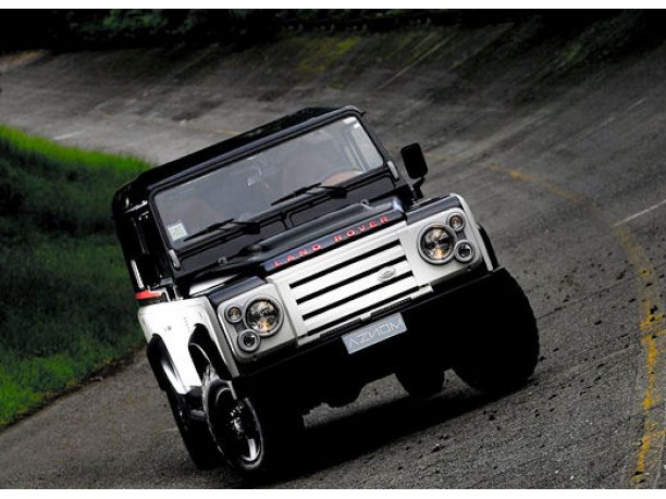 Land Rover Defender by Atelier Aznom
