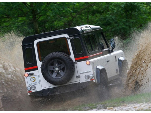 Land Rover Defender by Atelier Aznom