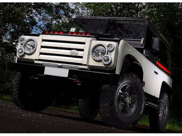 Land Rover Defender by Atelier Aznom