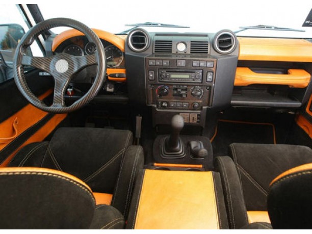 Land Rover Defender by Atelier Aznom