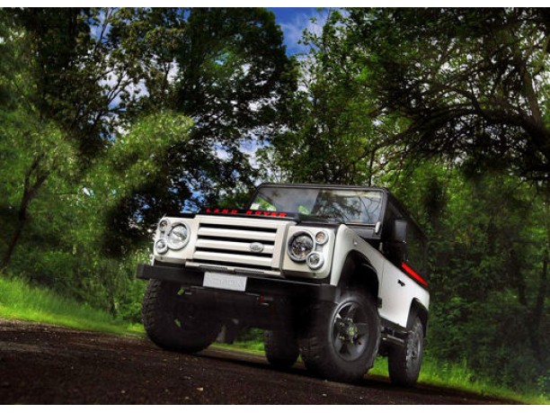 Land Rover Defender by Atelier Aznom