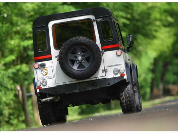 Land Rover Defender by Atelier Aznom