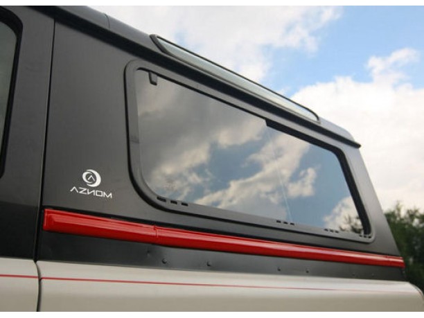 Land Rover Defender by Atelier Aznom
