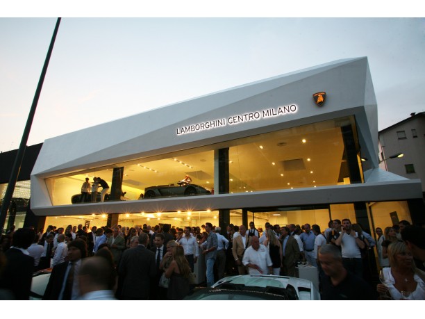 Lamborghini Centro Milano, inaugurata la nuova concessionaria