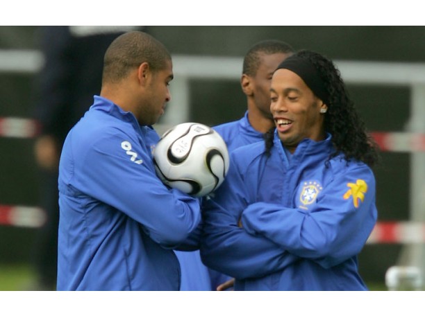 Ronaldinho si mette con la ex di Adriano