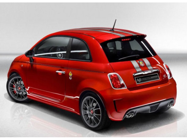 Abarth 695 Tributo Ferrari al debutto