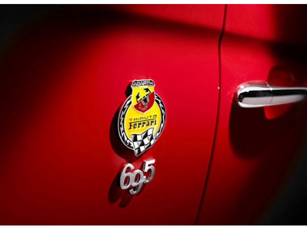 Abarth 695 Tributo Ferrari al debutto