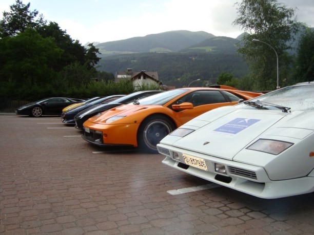 Lamborghini Club Italia al Green versus Sea