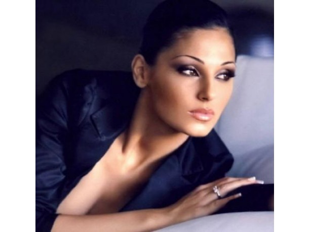 Anna Tatangelo contro Elio