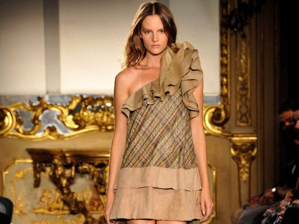 Gaetano Navarra collezione primavera-estate 2011 a Milano Moda Donna