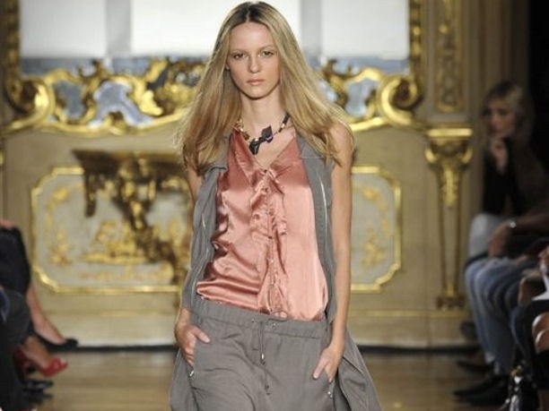 Massimo Rebecchi primavera-estate 2011 a Milano Moda Donna