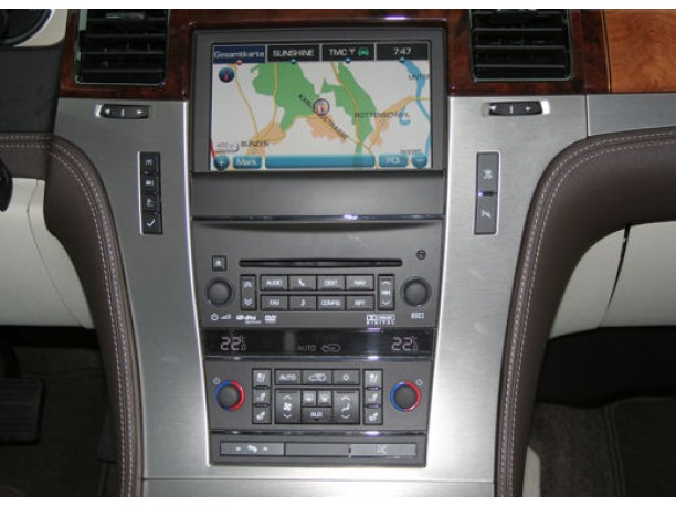 Cadillac presenta in Europa l’Escalade Platinum Edition