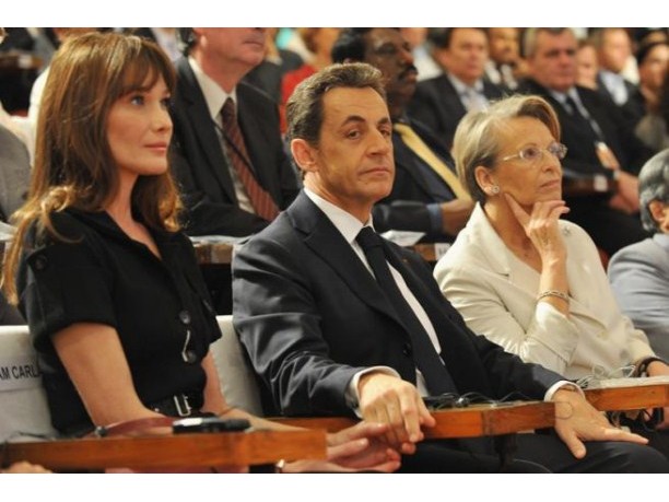 Carla Bruni ha partorito: è nata la figlia di Sarkozy