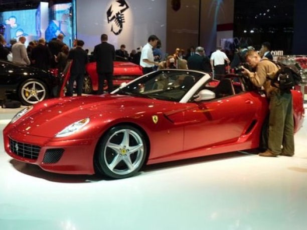 Ferrari 599 SA Aperta a Parigi
