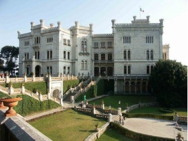Il Sogno di Massimiliano e Carlotta, Castello di Miramare