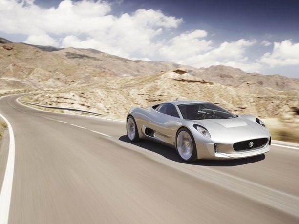 Jauguar C-X75 premiata con il Louis Vuitton Classic Concept Award 2010