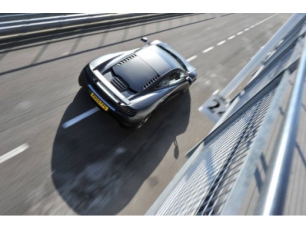 McLaren MP4-12C in Italia con Fassina
