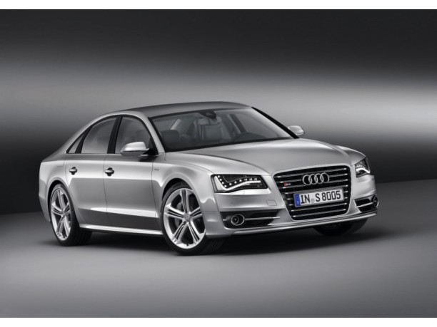 Nuova Audi S8
