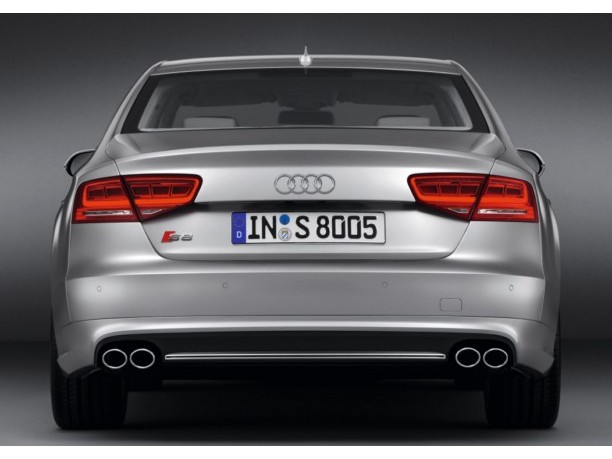 Nuova Audi S8