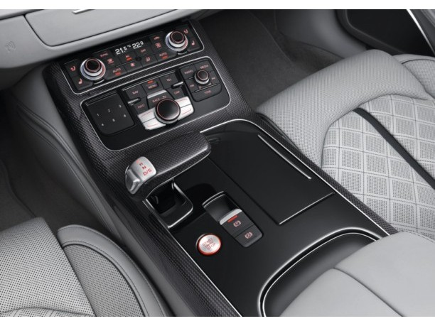 Nuova Audi S8