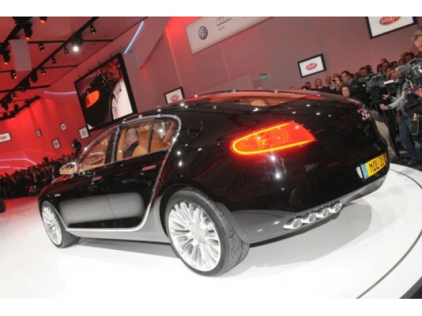 Nuova Bugatti sedan