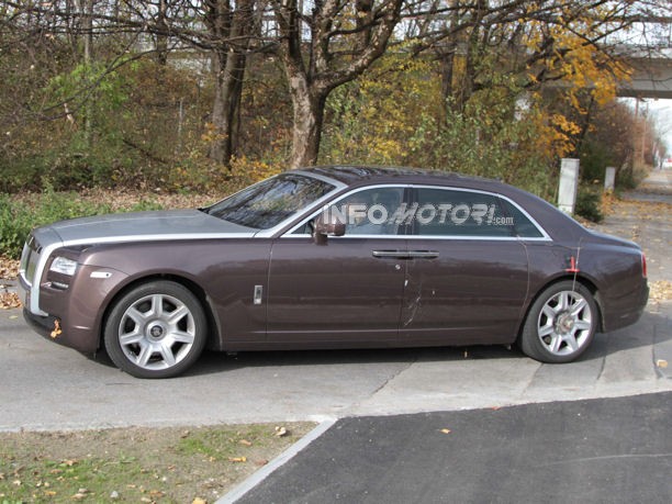 Rolls-Royce Ghost a passo lungo