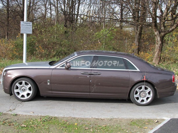 Rolls-Royce Ghost a passo lungo