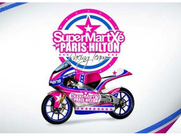 Paris Hilton nel Motomondiale Classe 125