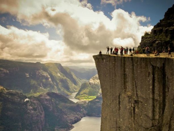 Tour naturalistico della Norvegia: fiordi, laghi e montagne