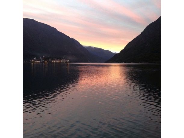 Tour naturalistico della Norvegia: fiordi, laghi e montagne