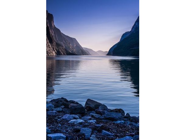 Tour naturalistico della Norvegia: fiordi, laghi e montagne