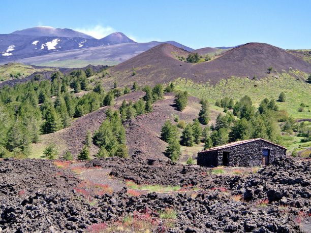 Viaggio all’isola di Vulcano con trekking